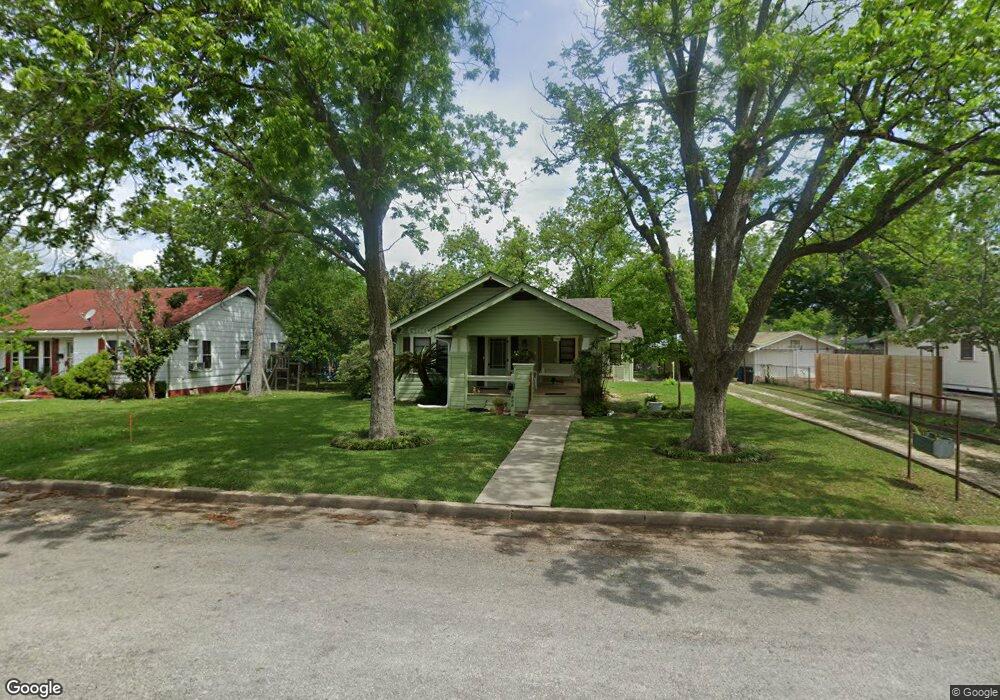 808 E Krezdorn St, Seguin, TX 78155 - photo 1