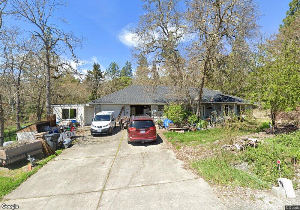 218 Lathrop Ln, Grants Pass, OR 97526 - photo 1