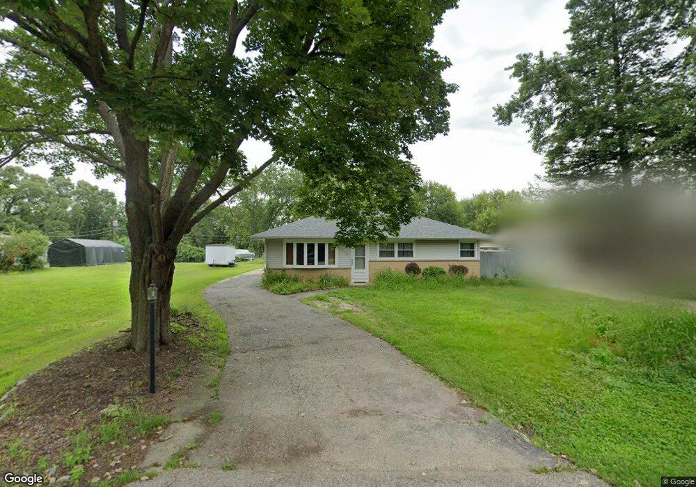 138 Castlewood Dr, Carpentersville, IL 60110 - photo 1