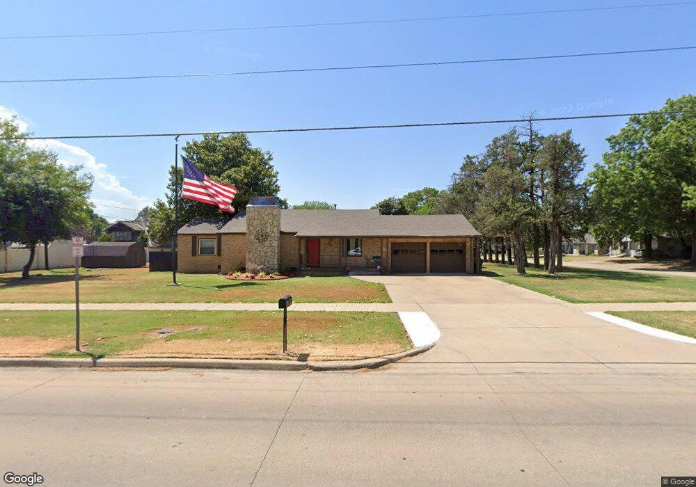 321 N Seminole Ave, Claremore, OK 74017 - photo 1