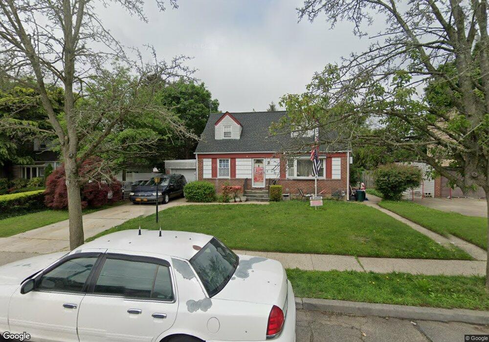 766 Arthur St, West Hempstead, NY 11552 - photo 1