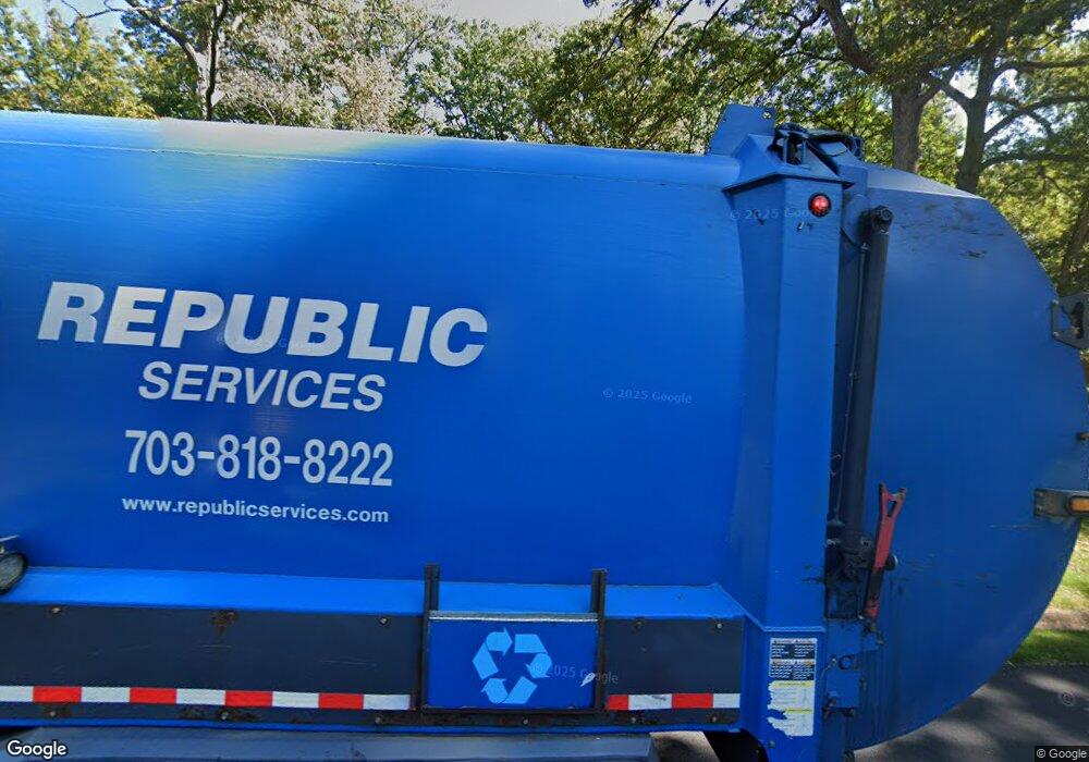 2423 Silver Fox Ln, Reston, VA 20191 - photo 1