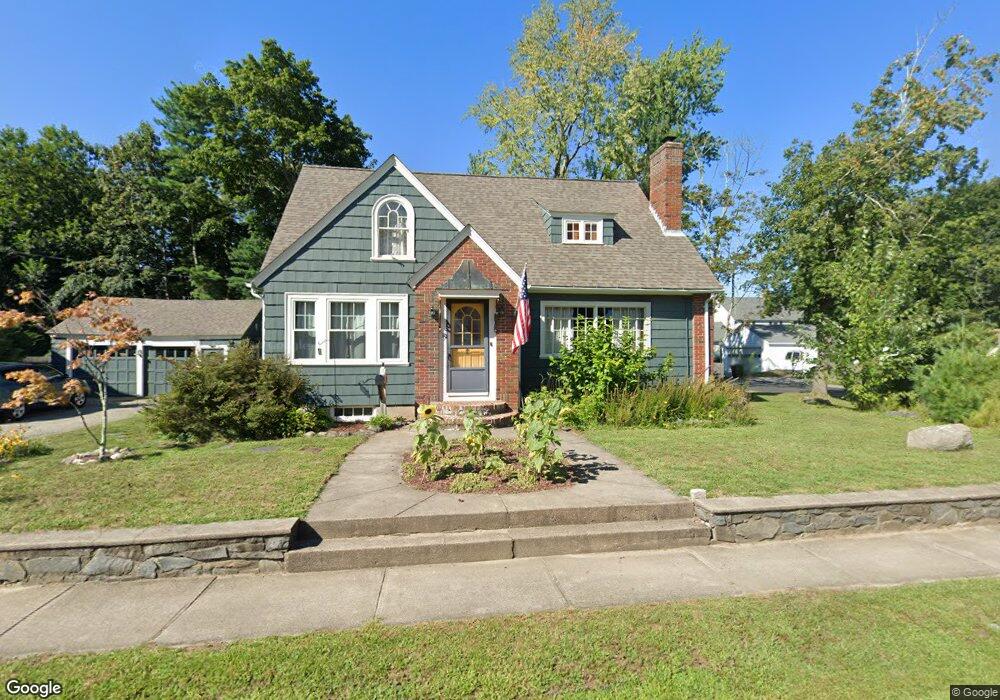 39 Dartmouth Ave, Riverside, RI 02915 - photo 1