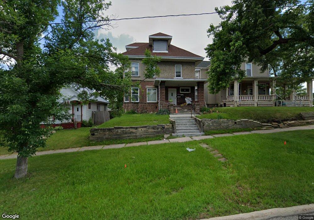 1131 1st Ave SW, Cedar Rapids, IA 52405 - photo 1