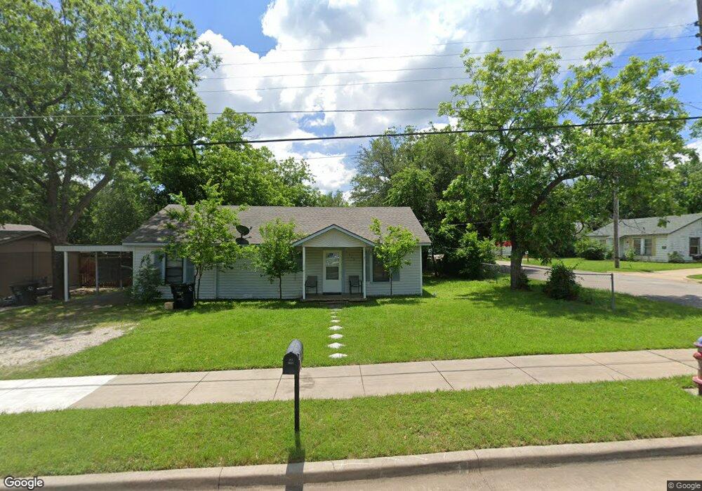 1117 Poindexter Ave, Cleburne, TX 76033 - photo 1