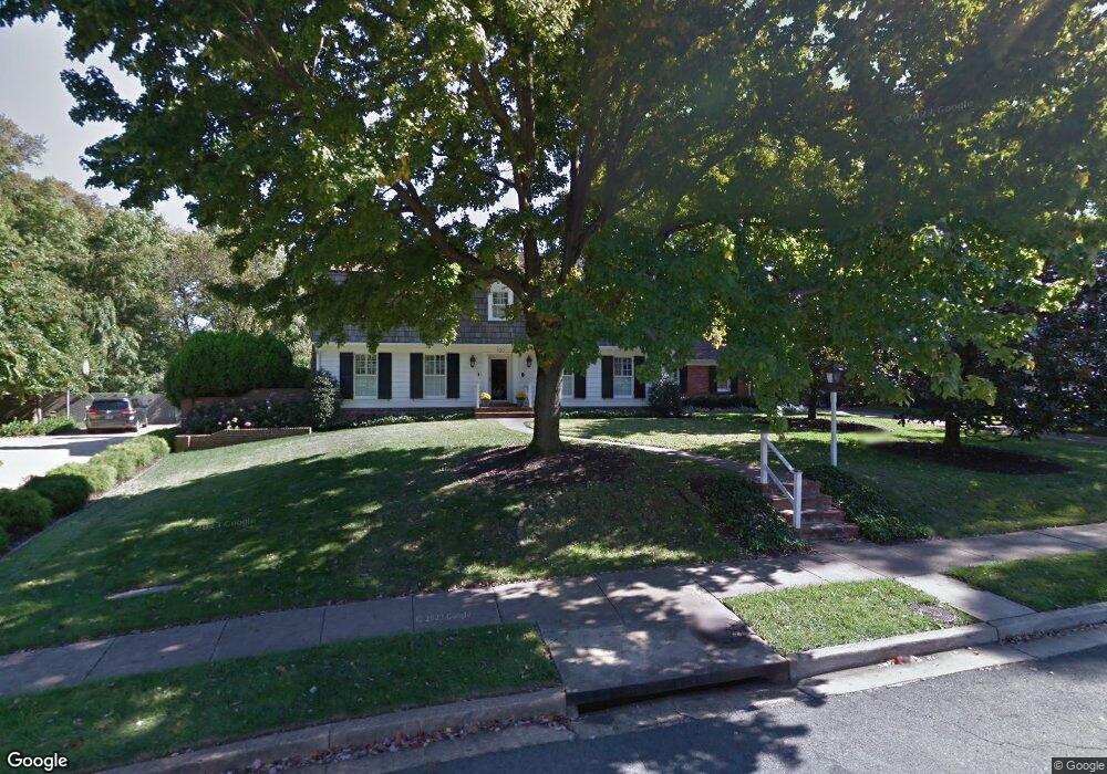 830 Emerald Dr, Alexandria, VA 22308 - photo 1