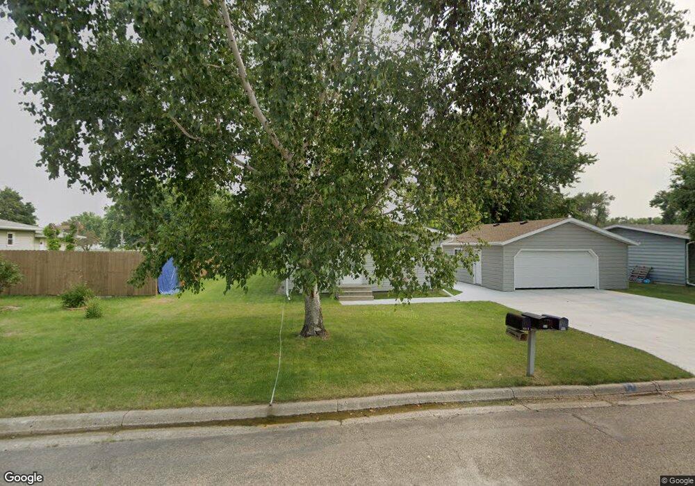 905 14th St SW, Jamestown, ND 58401 - photo 1