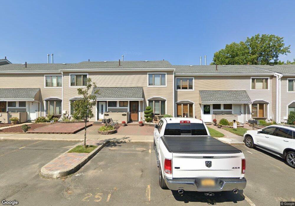 21 Meadow Ct unit 251, Staten Island, NY 10309 - photo 1