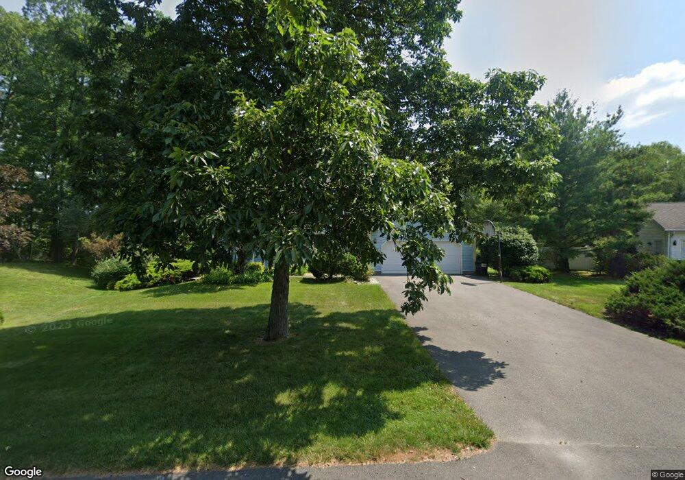 7 Chestnut Ln, Schenectady, NY 12309 - photo 1