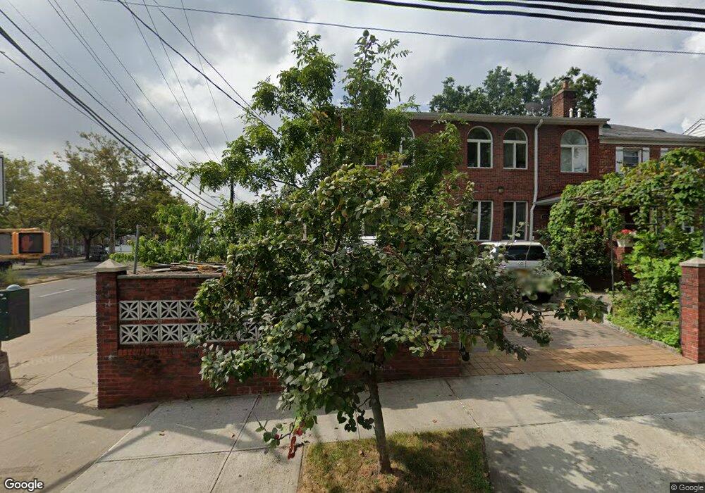 17516 Jewel Ave, Fresh Meadows, NY 11365 - photo 1