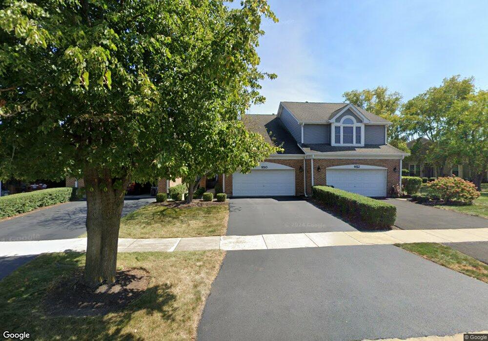 950 Heathrow Ln, Naperville, IL 60540 - photo 1