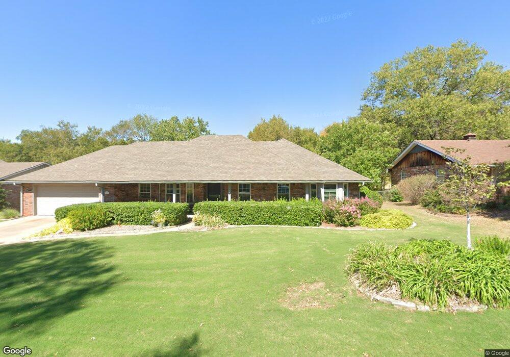 2522 Dorchester Dr, Bartlesville, OK 74006 - photo 1