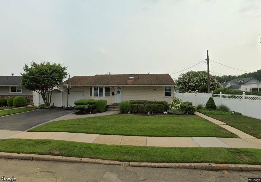 40 Janet Dr, Plainview, NY 11803 - photo 1