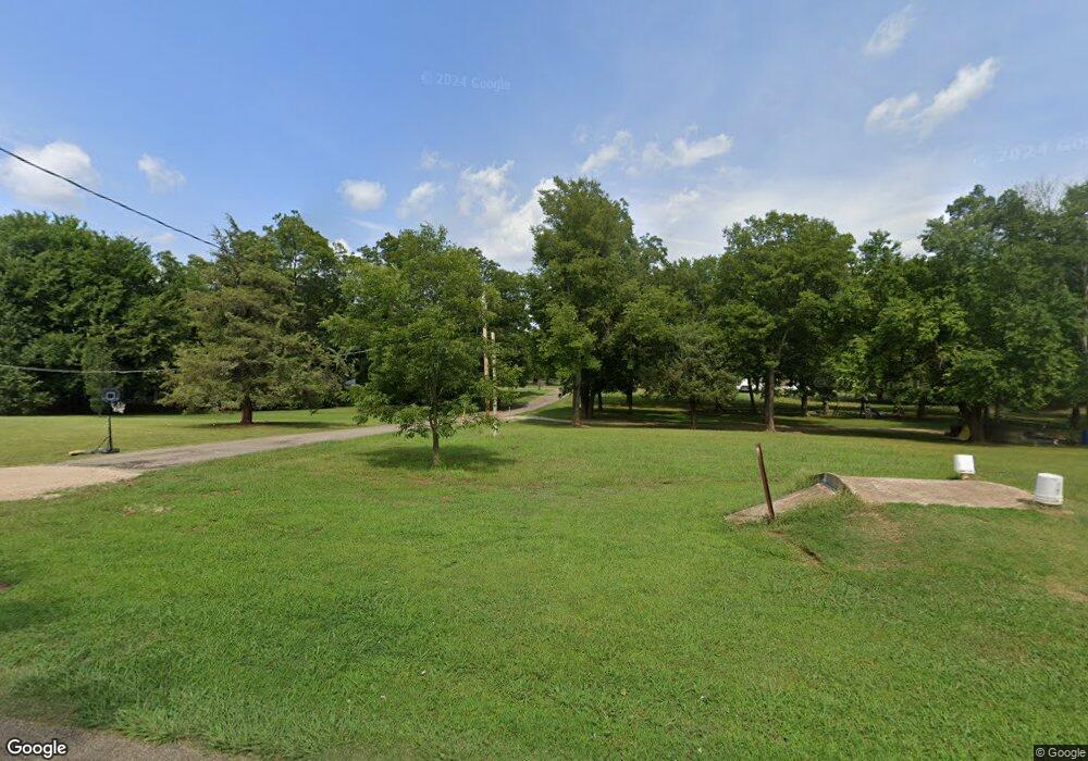817 S E St, Hugo, OK 74743 - photo 1