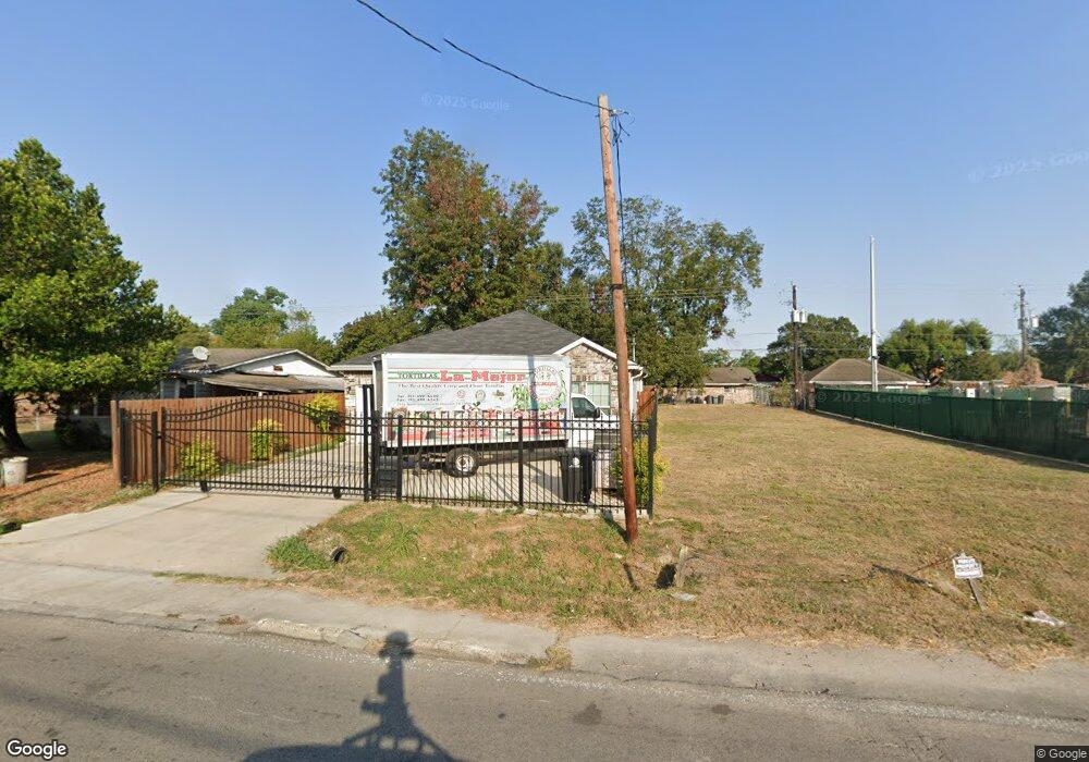 8806 De Priest St, Houston, TX 77088 - photo 1