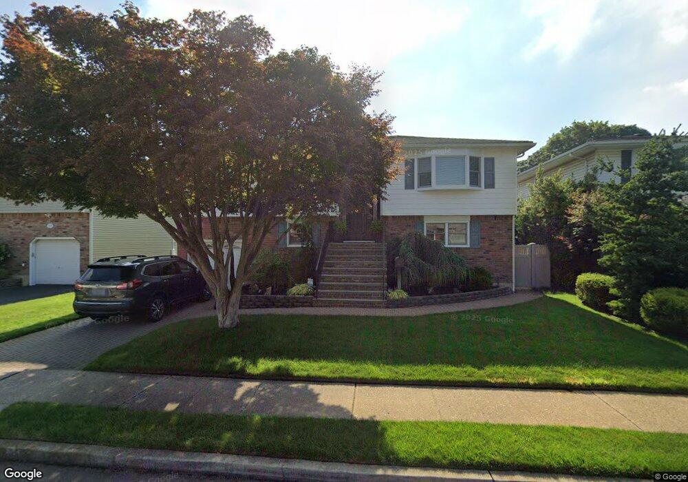 1815 Hendrickson Ct, Merrick, NY 11566 - photo 1