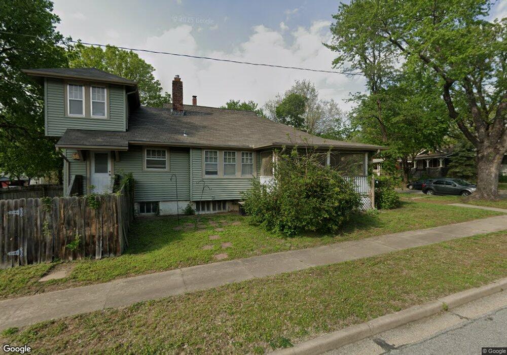 321 SW Elmwood Ave, Topeka, KS 66606 - photo 1