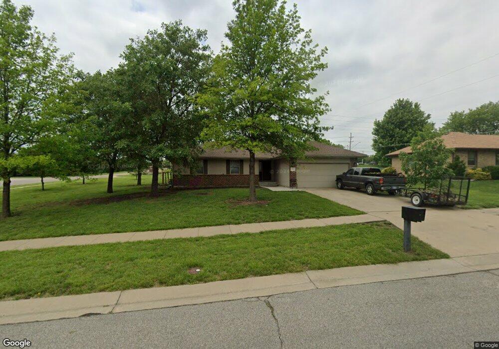 3929 SW Moundview Dr, Topeka, KS 66610 - photo 1