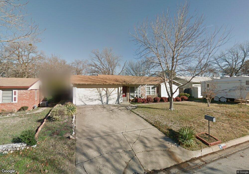 740 Oak Dr, Hurst, TX 76053 - photo 1