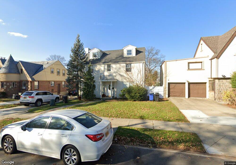 18419 Aberdeen Rd, Jamaica, NY 11432 - photo 1