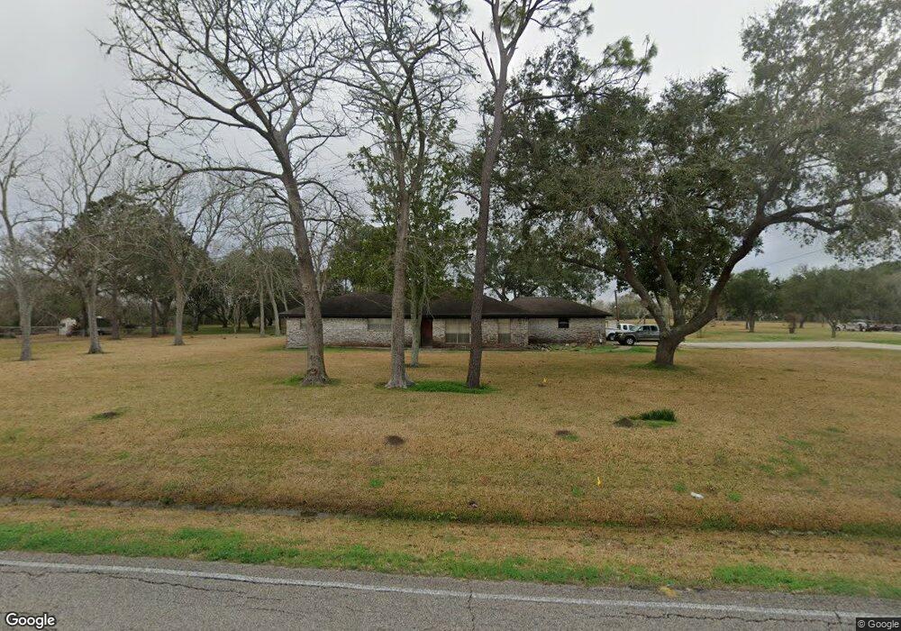 930 Davis Bend Rd, Alvin, TX 77511 - photo 1