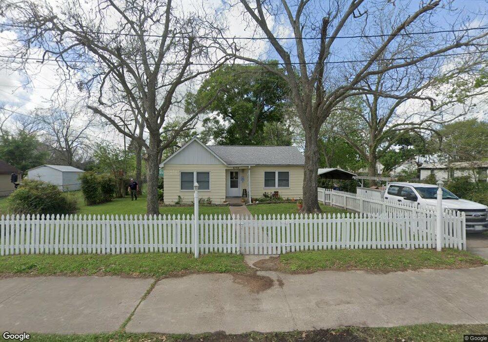 2204 Mary Ave, Bay City, TX 77414 - photo 1