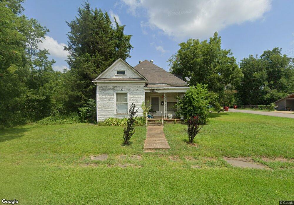 713 E Jefferson St, Hugo, OK 74743 - photo 1