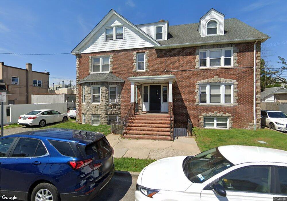 19 Madison Ave unit 2, Franklin Square, NY 11010 - photo 1