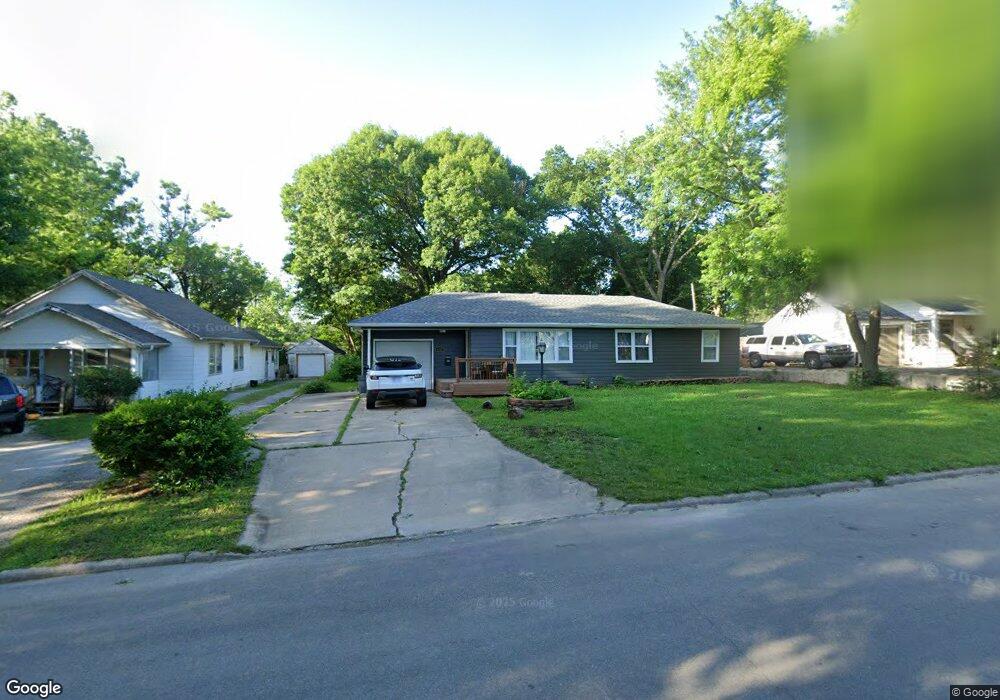 4109 SW Garden Ln, Topeka, KS 66614 - photo 1