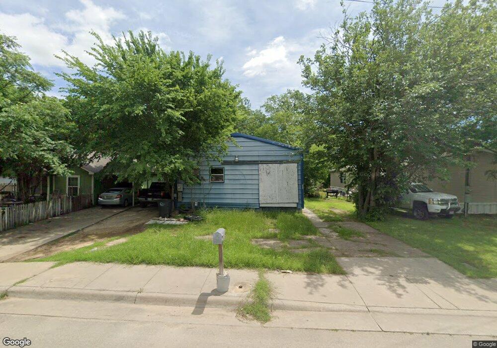 304 Elmo St, Cleburne, TX 76031 - photo 1