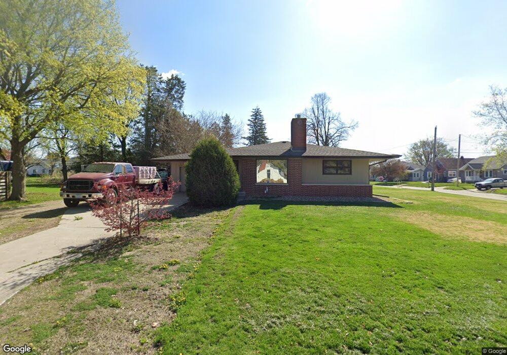 610 W 9th St S, Newton, IA 50208 - photo 1