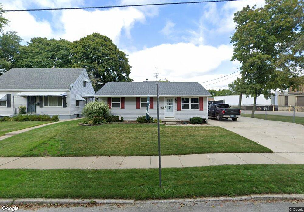 400 W Willard Ave, Lansing, MI 48910 - photo 1