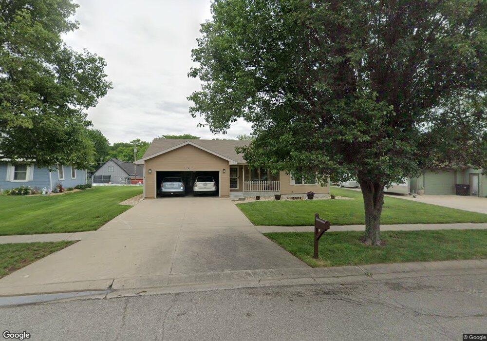 3712 SW Mission Ave, Topeka, KS 66610 - photo 1