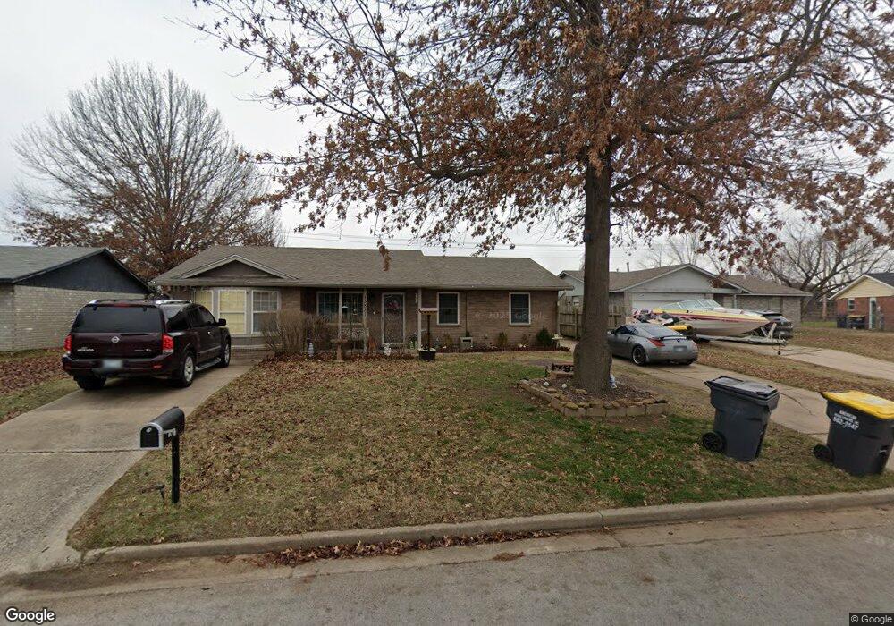 13823 S Hickory Place, Glenpool, OK 74033 - photo 1