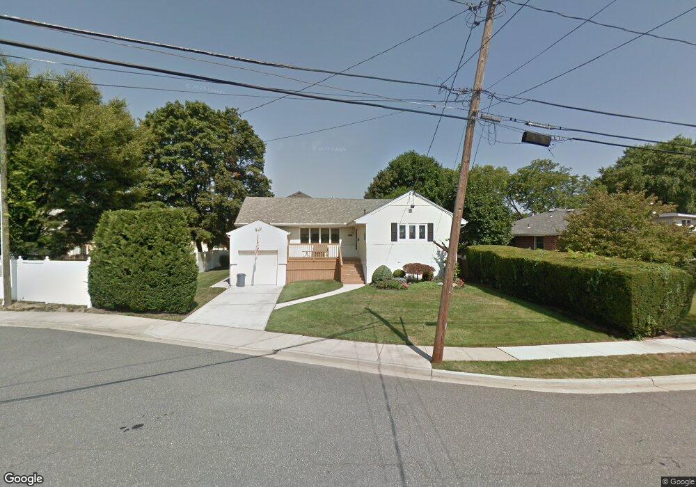 1723 Laurel St, Merrick, NY 11566 - photo 1