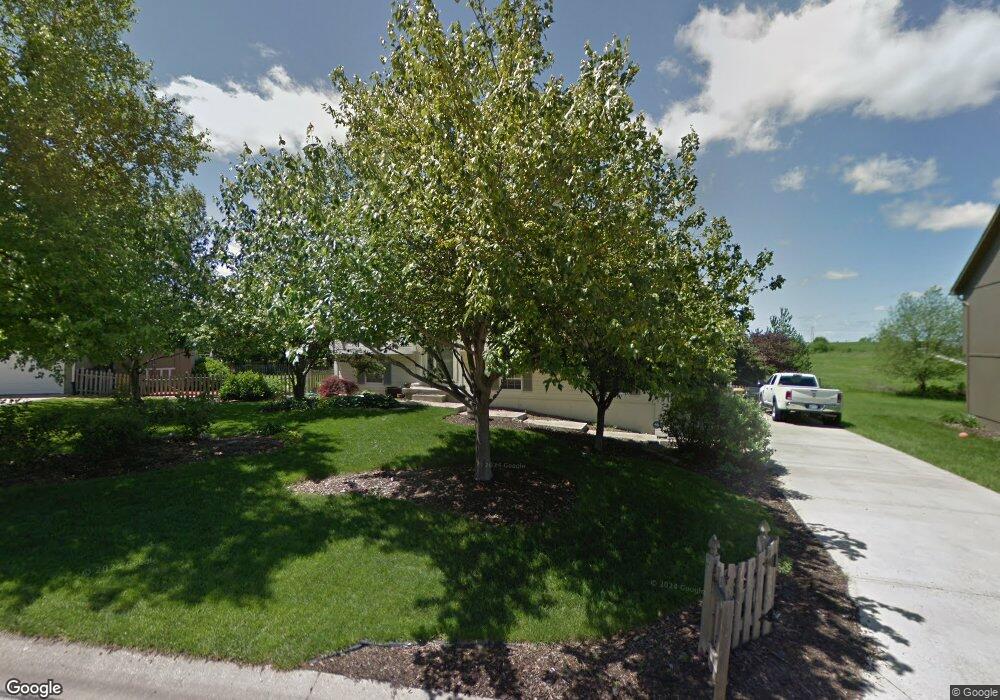 5814 Meadowlark Dr, Shawnee, KS 66226 - photo 1