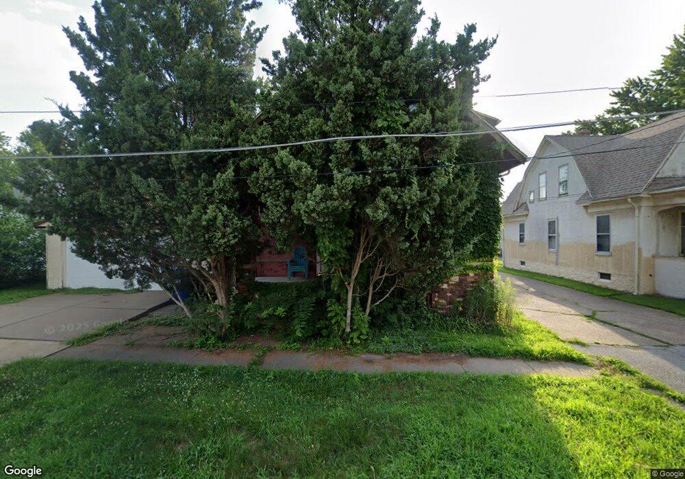 211 Dixwell Ct, Davenport, IA 52802 - photo 1