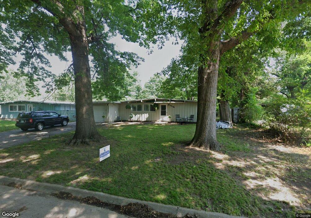 1604 SW Shunga Dr, Topeka, KS 66611 - photo 1