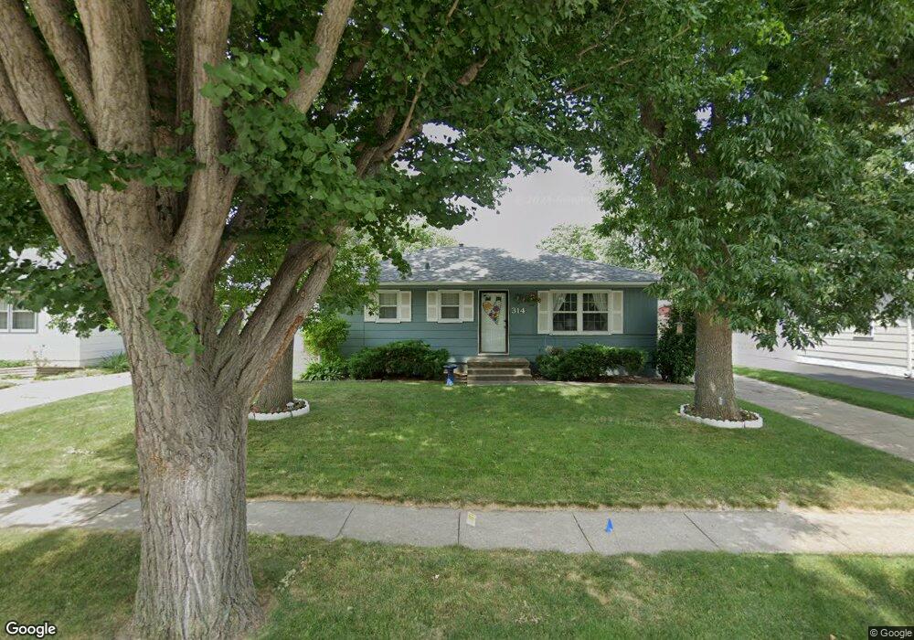314 E Trowbridge St, Des Moines, IA 50315 - photo 1