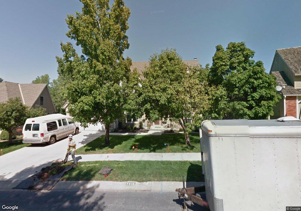 7919 Hallet St, Lenexa, KS 66215 - photo 1