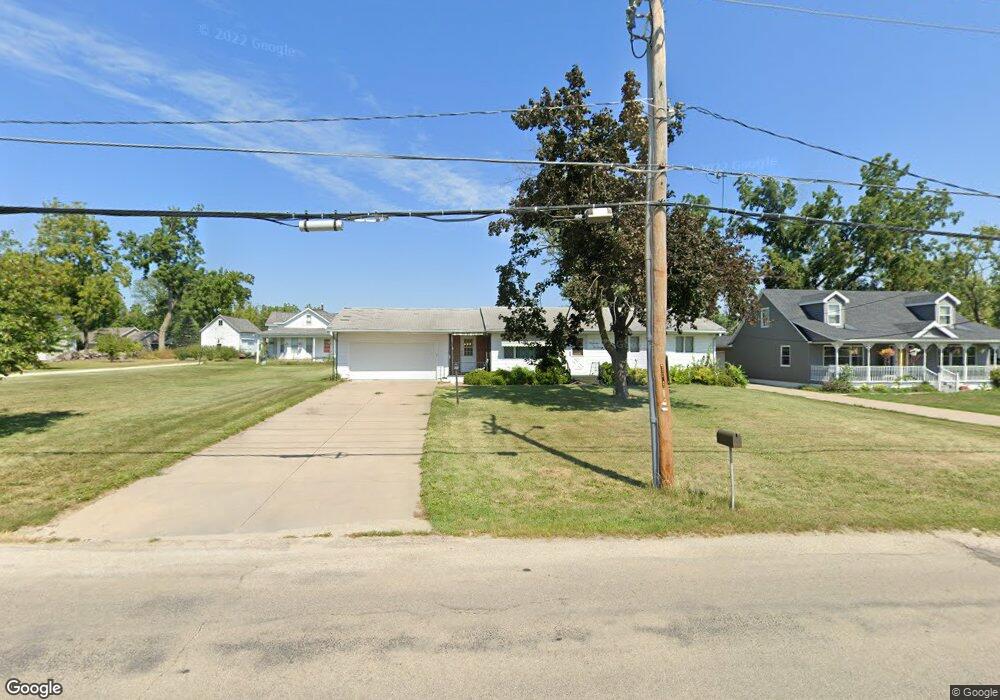 1906 E Ave NW, Cedar Rapids, IA 52405 - photo 1