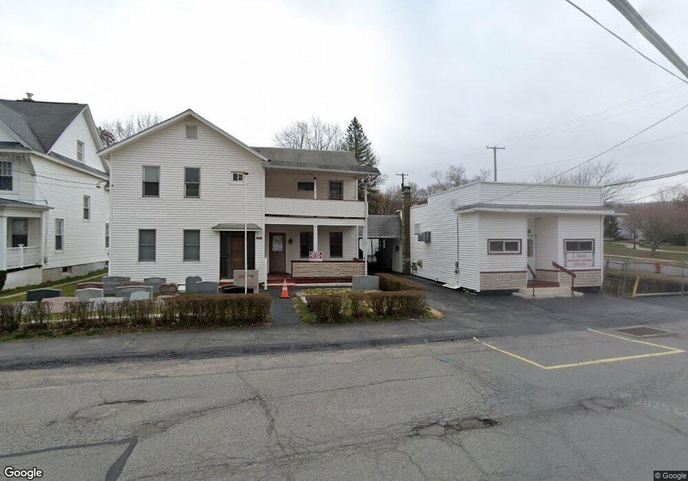 401 Church St unit R, Archbald, PA 18403 - photo 1