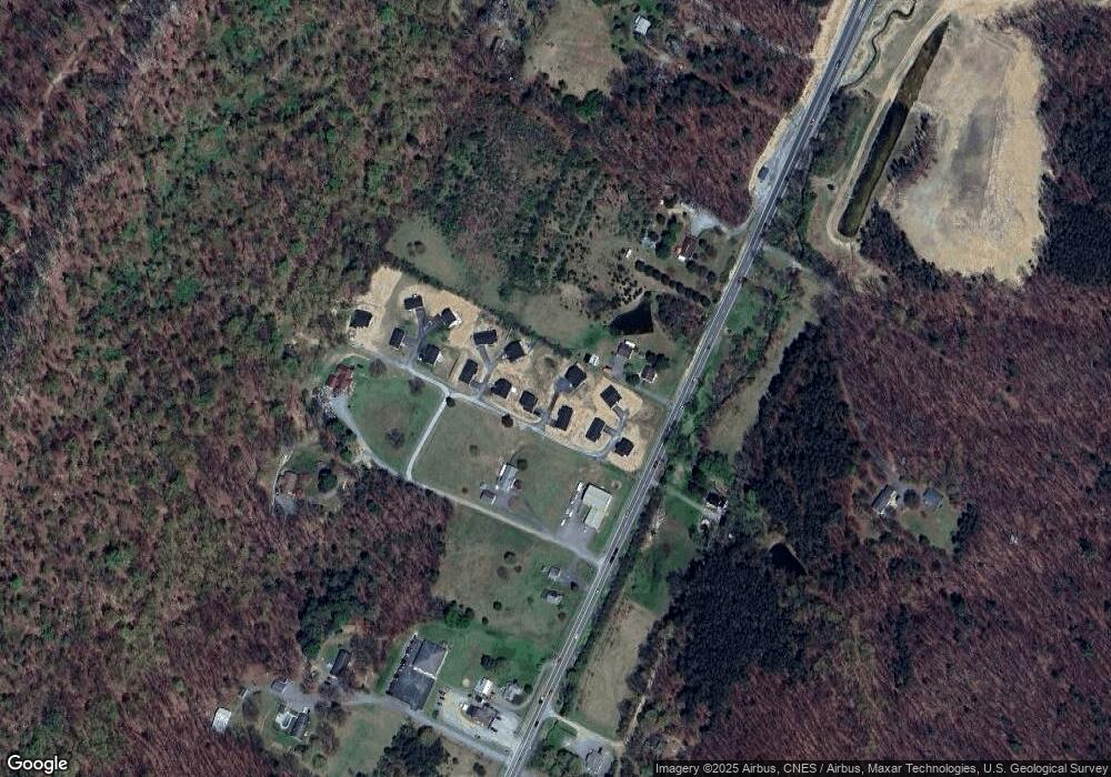 4C Dee Ct, Berkeley Springs, WV 25411 - photo 1