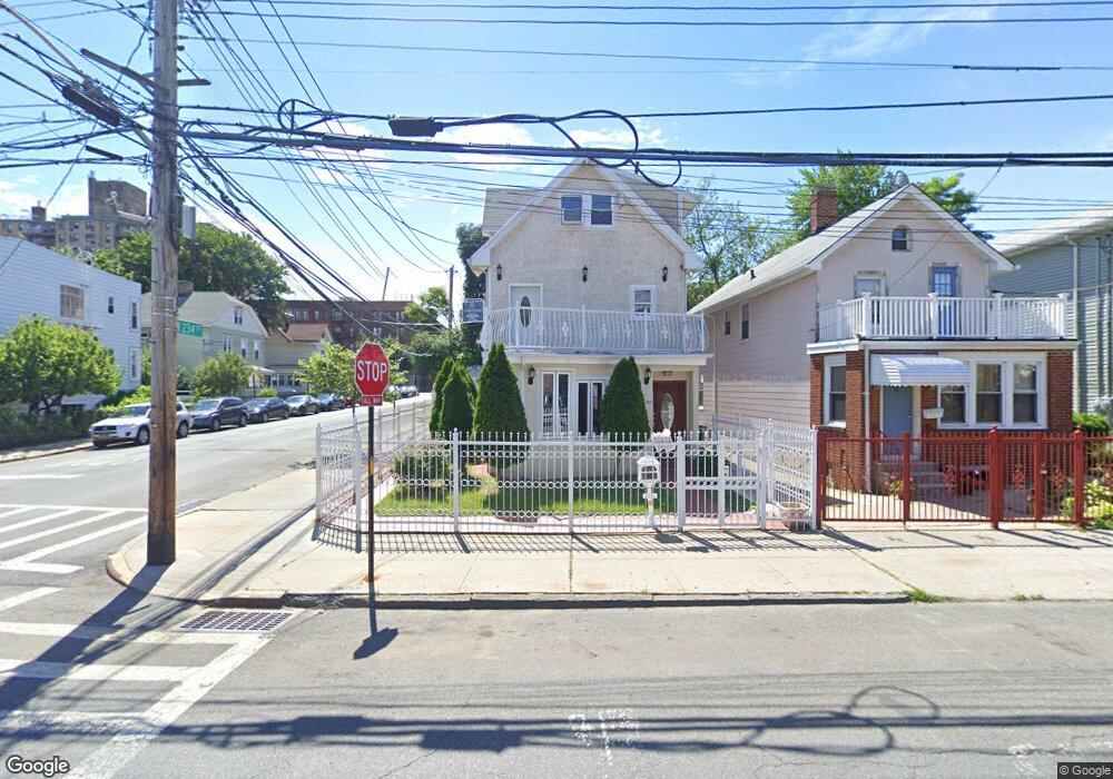 3246 Corlear Ave unit Building, Bronx, NY 10463 - photo 1