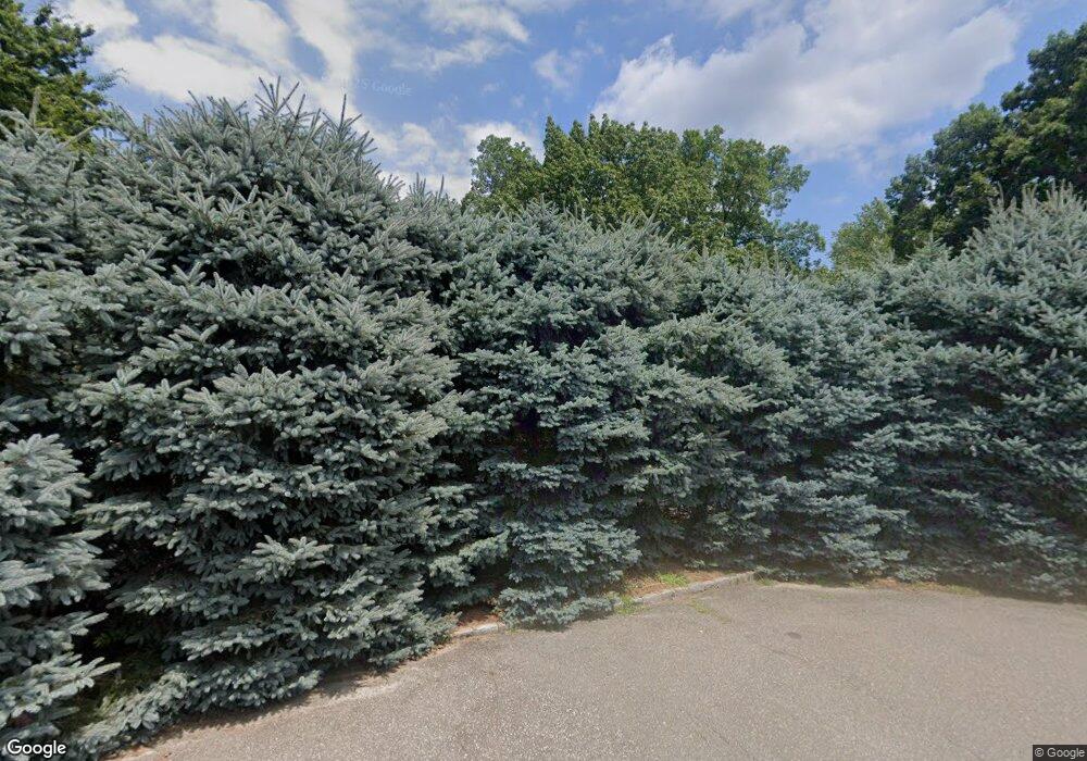 10 Vanderbilt Dr, Port Washington, NY 11050 - photo 1