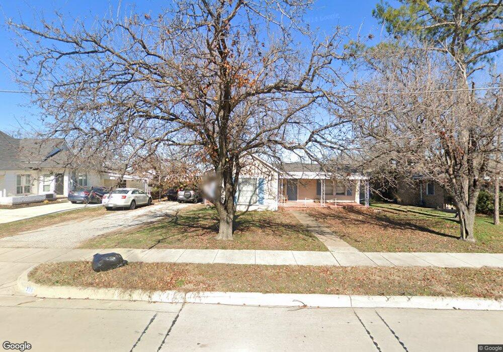 318 Hill St, Grand Prairie, TX 75050 - photo 1