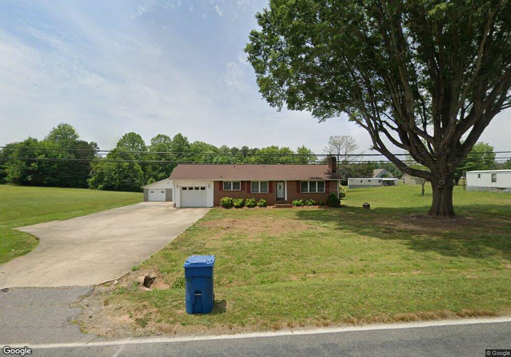 3219 Sulphur Springs Rd NE, Hickory, NC 28601 - photo 1