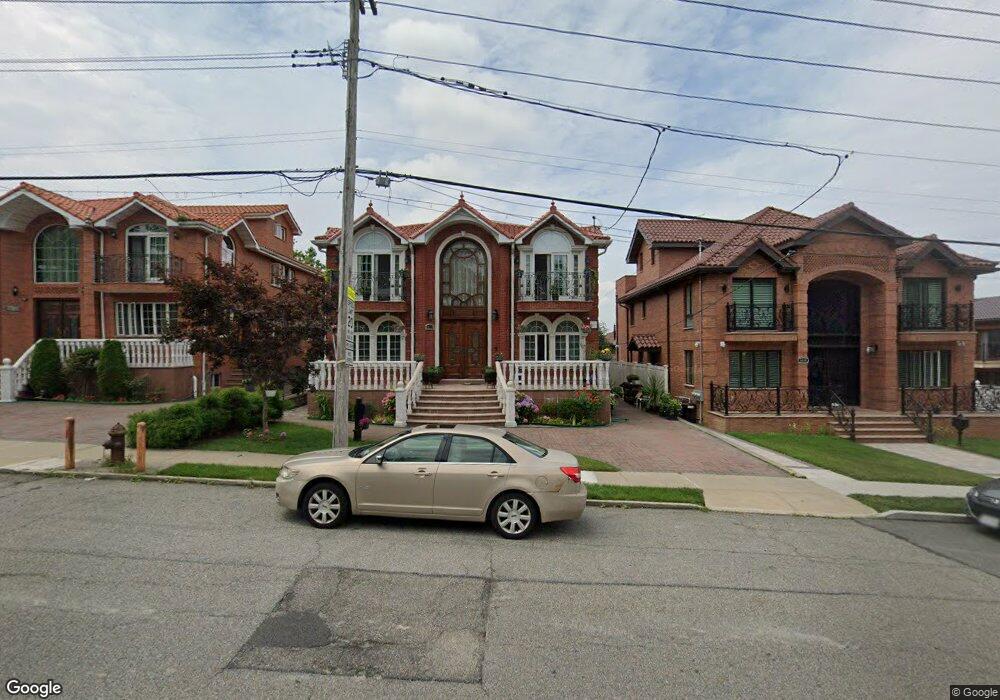 60-20 Marathon Pkwy, Little Neck, NY 11362 - photo 1