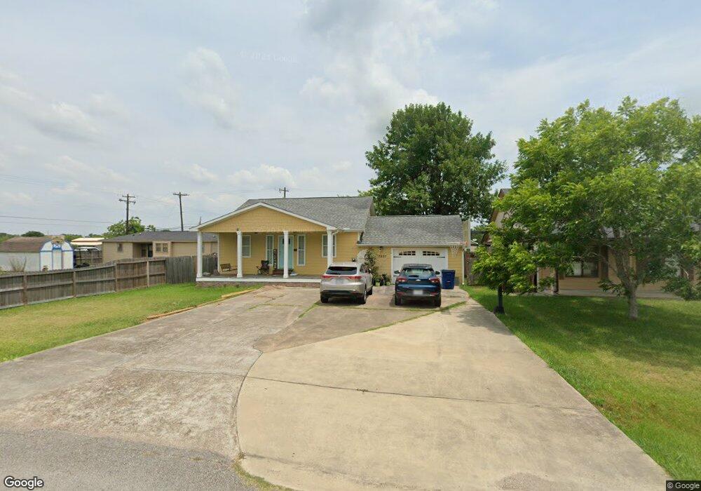 7529 Stonebridge Rd, Alvin, TX 77511 - photo 1