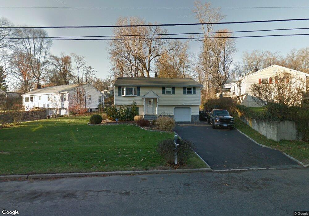 4 Sheila Ct, Norwalk, CT 06851 - photo 1